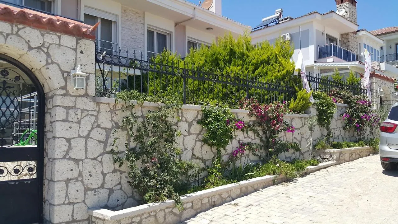 אלאקאטי Pembe Villa