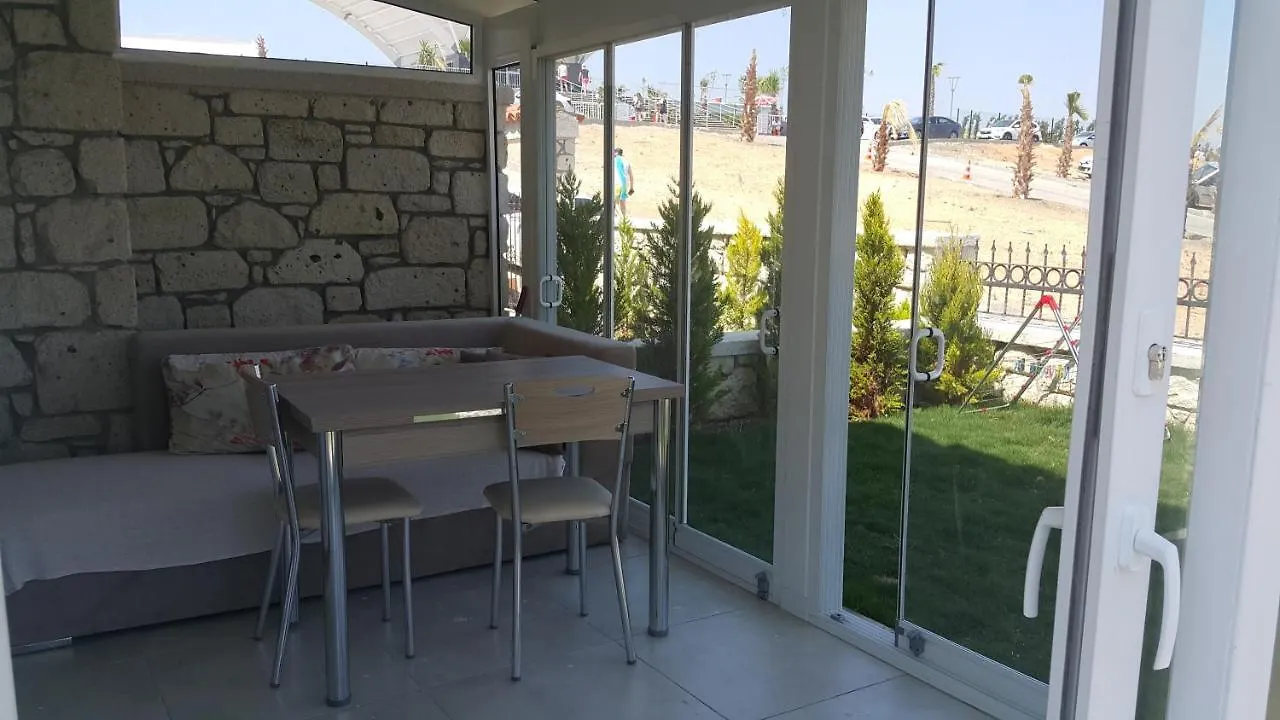 אלאקאטי Pembe Villa 0*,